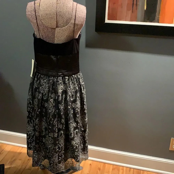 JS Boutique black velvet/satin/embroidered midi, 8 - Picture 6 of 7